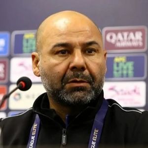 سهراب بختیاری‌زاده سرمربی استقلال شد