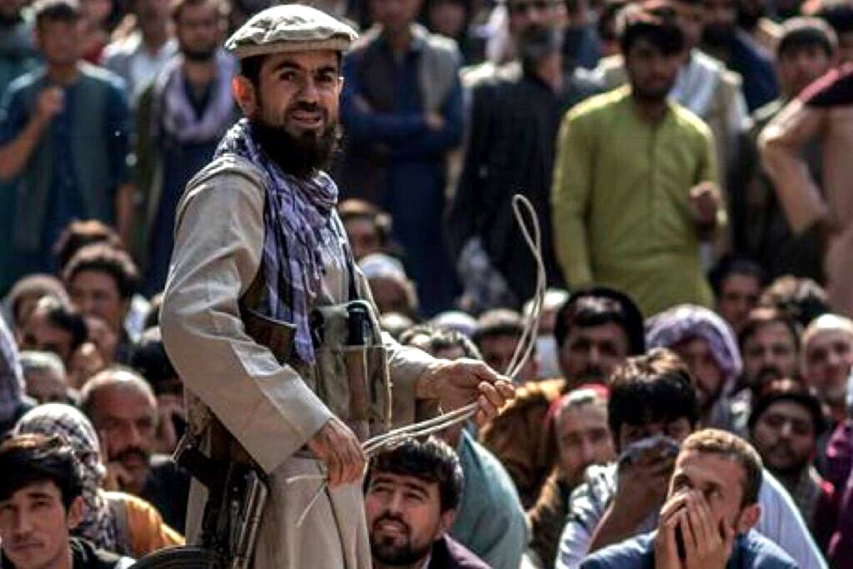 قوانین جدید طالبان؛ از ممنوعیت صدای زن حتی برای قرآن خواندن تا ریش گذاشتن اجباری
