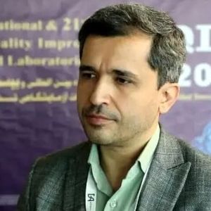 کنایه تند علی شریفی زارچی به شمخانی: در پنت‌هوس زندگی می‌کنی و برای مردم نسخه مقاومت می‌پیچی