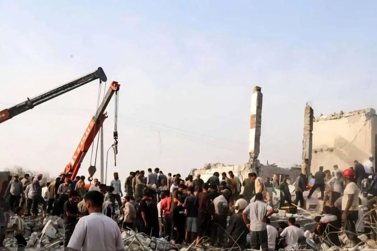 محبوس شدن 40 نفر در ساختمان/ حمله اسرائیل به پارک ورشو/ ویدئو