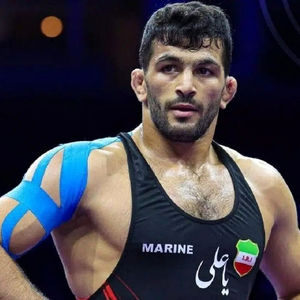 لایک عجیب و حاشیه‌ساز حسن یزدانی در اینستاگرام!