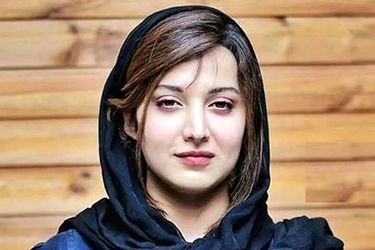 روشنک گرامی: دخترم اما بلد نیستم کفش پاشه بلند بپوشم/ ویدئو