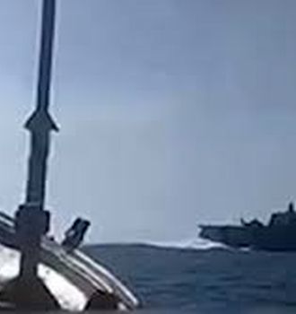 لحظات تعقیب ناو آمریکایی توسط ماهیگیران ایرانی/ ویدئو