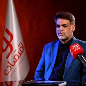 رقم فیش حقوقی یک کارمند ایران‌خودرو جلب توجه کرد/ ویدئو