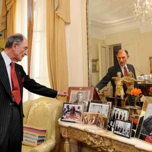 اردشیر زاهدی در کنار شهناز پهلوی در باغ ویلا/ عکس