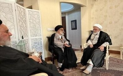 تصاویری از مهمان جدید مهدی کروبی بعد از رفع حصر/ تصویر چه کسی بر قاب دیوار خانه کروبی است؟
