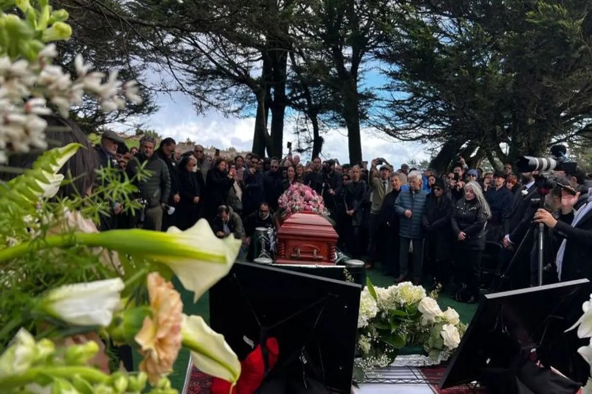 تصاویری از مراسم خاکسپاری بهرام بیضایی در آمریکا/ ویدئو