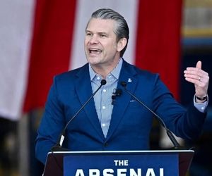 وزیر جنگ آمریکا: پذیرش پیشنهاد ترامپ برای ایران «عاقلانه» خواهد بود