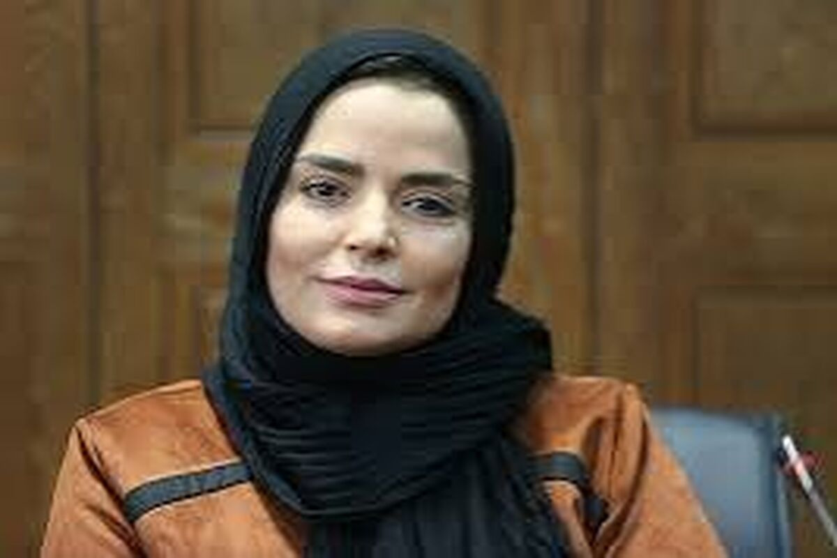 بازیگر «آوای باران» در لباس شمشیربازی/ عکس
