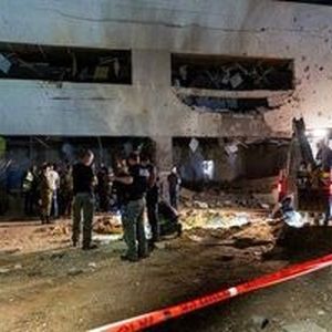 خرابی فرودگاه کویت بعد از برخورد موشک ایرانی/ عکس