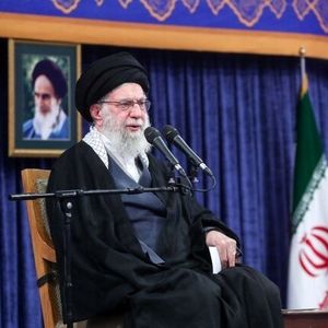 رهبر انقلاب: ما با معترض حرف می‌زنیم؛ با اغتشاشگر حرف زدن فایده‌ای ندارد