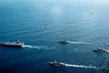 لحظه برخورد دو ناو آمریکایی با هم/ ویدئو