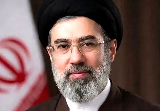 رهبر انقلاب: هرگونه اقدام که موجب سرخوردگی مردم شود کمک به دشمنان ایران است