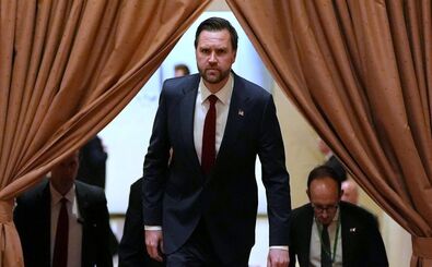 آکسیوس: ونس برای مذاکره با ایران عازم پاکستان می‌شود