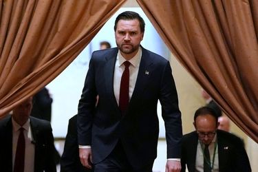 آکسیوس: ونس برای مذاکره با ایران عازم پاکستان می‌شود