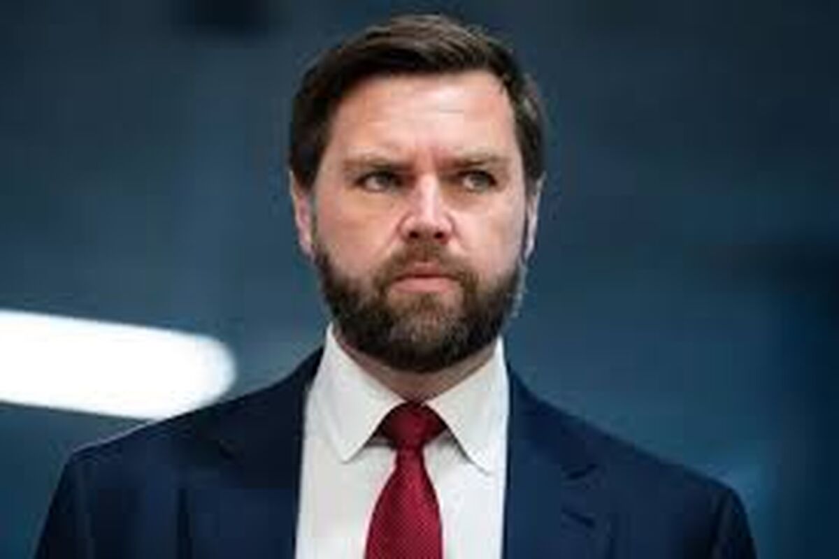 توییت عجیب جی‌دی ونس و خبر از طوفانی نظامی