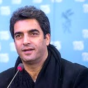 خشم منوچهر هادی در جشنواره فجر: دیکتاتور هستید!/ ویدئو