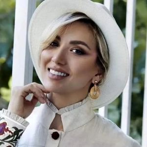  چیدمان سفره یلدای مینا مختاری، همسر بهرام رادان