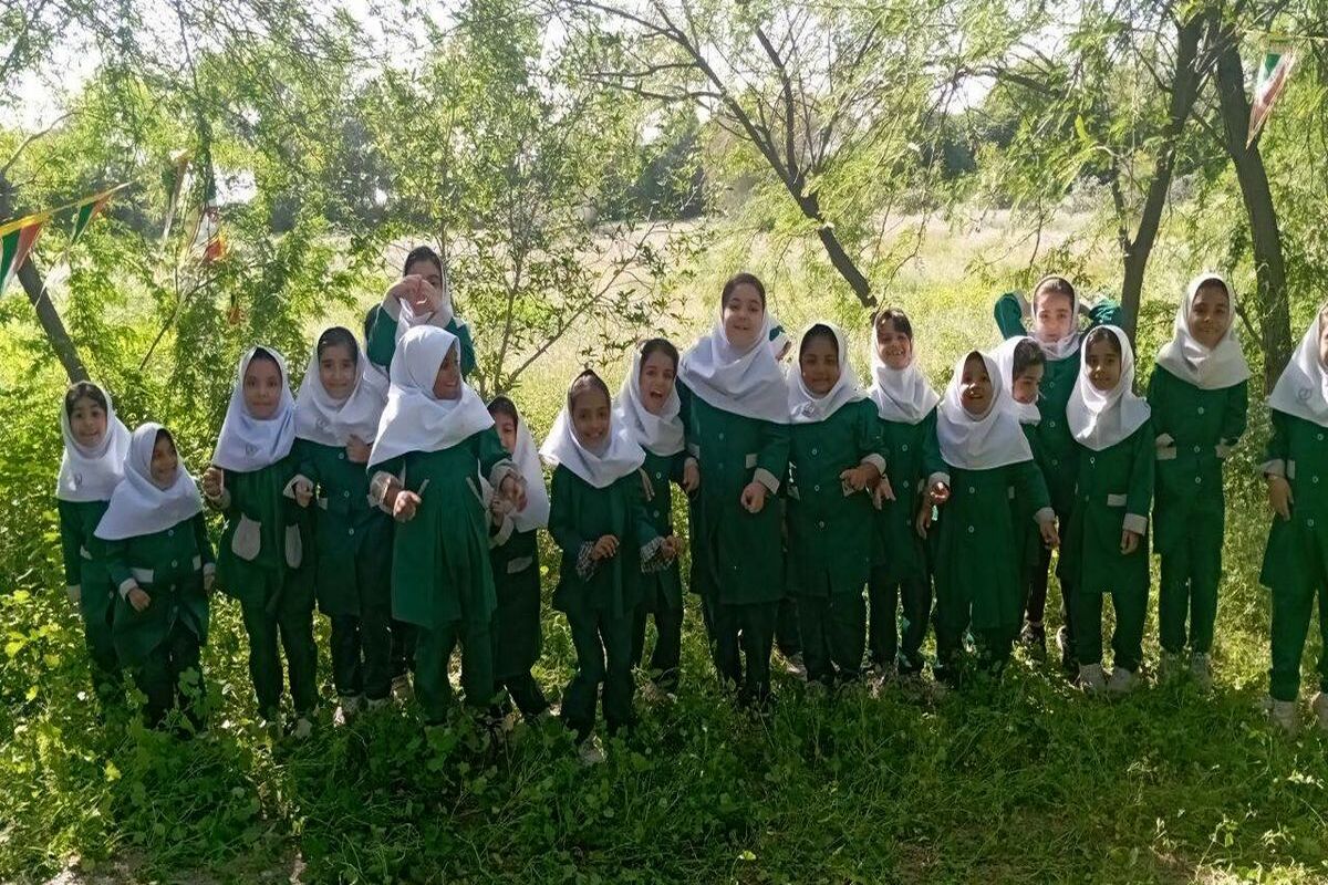 شهرام صولتی ترانه قدیمی خود را تقدیم کودکان میناب کرد/ ویدئو