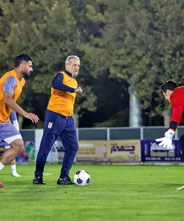 نه آقای پزشکیان! الان وقت فوتبال بازی کردن نبود