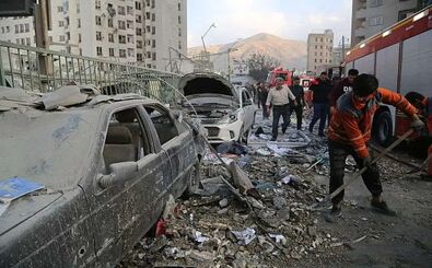لحظه تلخ بیرون آوردن پیکر شهید ۲ ماهه در جنگ اخیر/ ویدئو