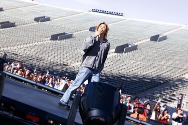 تصاویری جدید از BTS, خوانندگان جنجالی جام جهانی