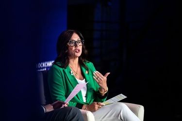 زن پرحاشیه نزدیک به ترامپ از او جدا شد