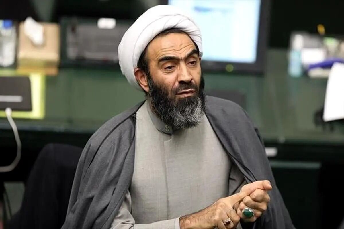 آتش زدن پرچم عنوان مجرمانه دارد