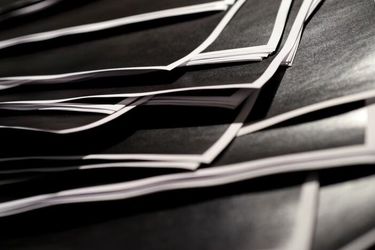 انتشار اسناد مجرم جنسی آمریکا؛ کلینتون در استخر دیده شد/ عکس