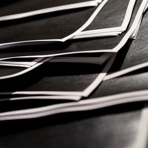 انتشار اسناد مجرم جنسی آمریکا؛ کلینتون در استخر دیده شد/ عکس