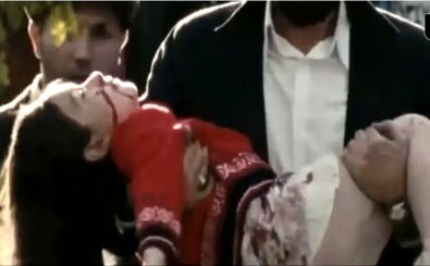 فیلم ضجه های مادر ملینا کوچولو که دست در دست پدر گلوله خورد