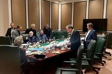 کیهان: مذاکرات را متوقف کنید