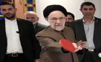 بازی پینگ پنگ سیدمحمد خاتمی در یزد/ ویدئو