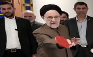 بازی پینگ پنگ سیدمحمد خاتمی در یزد/ ویدئو
