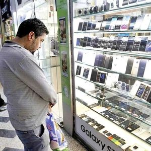 باج ۵۰۰ هزار تومانی خریداران آیفون برای ۱۰ دقیقه اتصال!