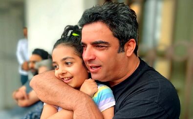 عکس صمیمی منوچهر هادی با مادر و دخترش
