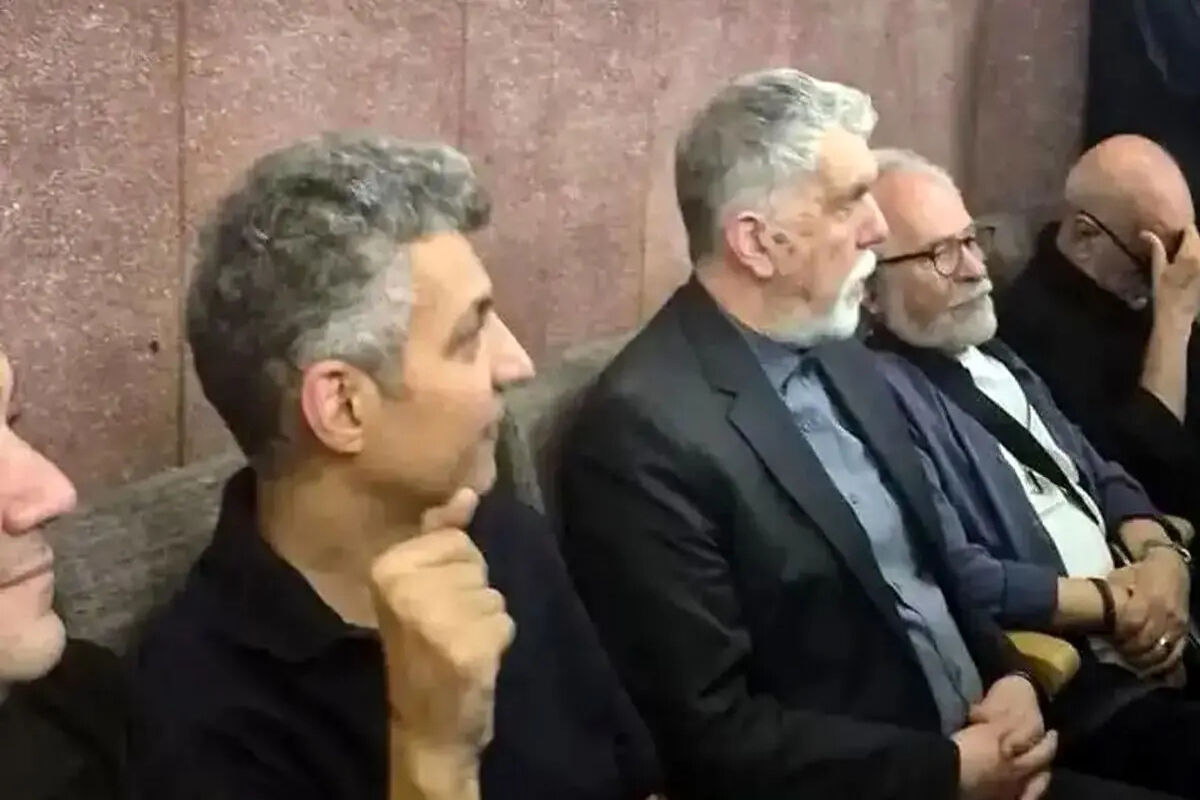 توضیح خبرنگاری که ویدئوی دست دادن عادل فردوسی پور و وزیر ارشاد را منتشر کرد/ ویدئو