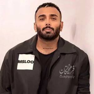 حمله خواننده پاپ مشهور به حامیان رضا پهلوی