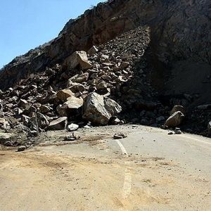  تصویر جدید از ریزش کوه در اتوبان تهران-پردیس/ ویدئو