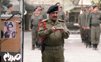 بازیگران فیلم صددام کنار خانواده شان/ عکس