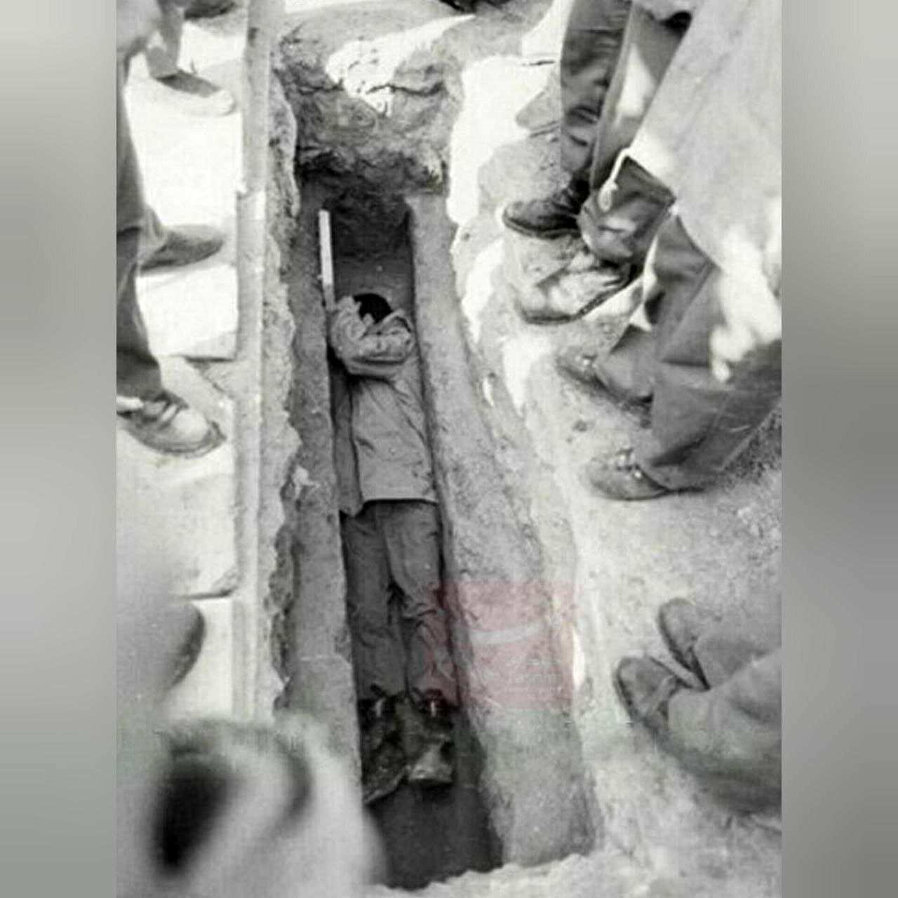 عکس | اولین باری که سرلشکر محمد باقری داخل قبر خوابید!