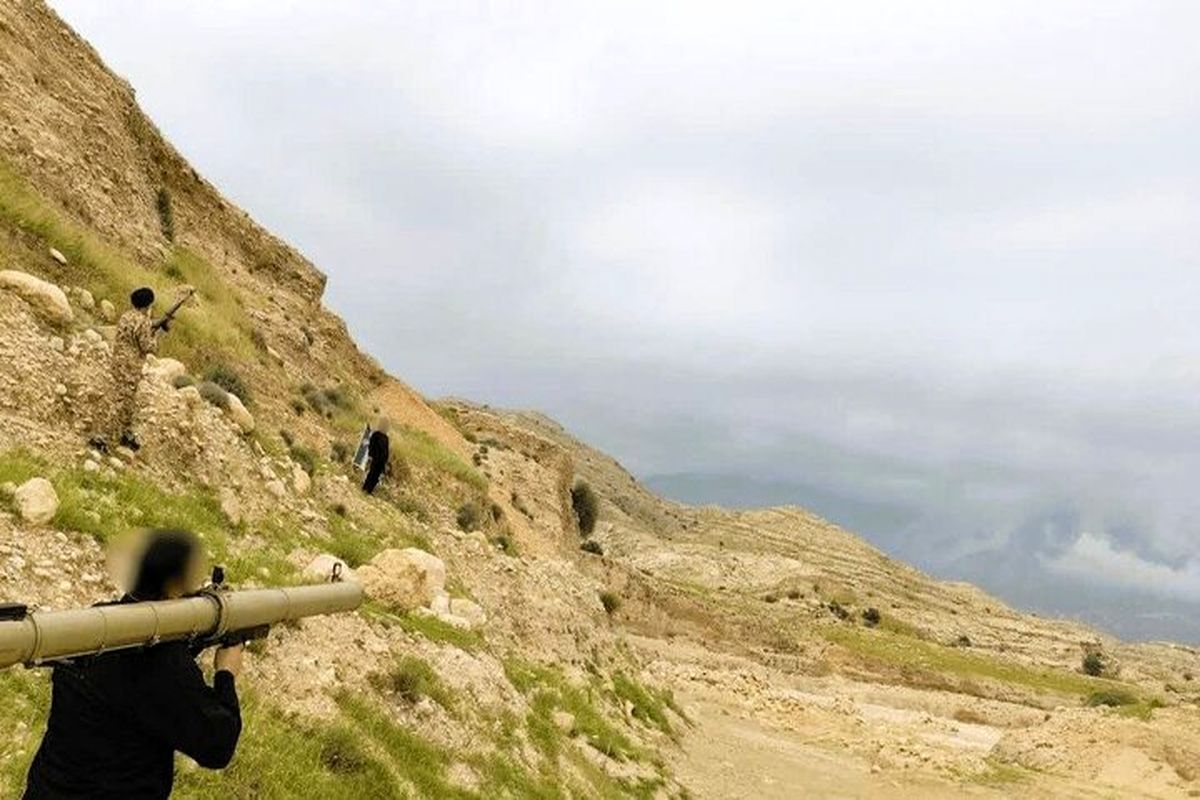 امام جمعه اهواز دنبال شکار هواگردهای دشمن/ عکس