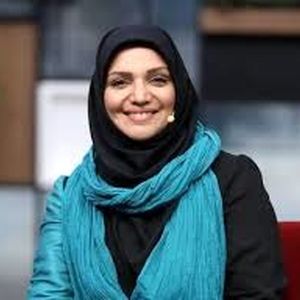 اثر معروفِ خیام روی لباس خانم بازیگرِ گردن‌زنی