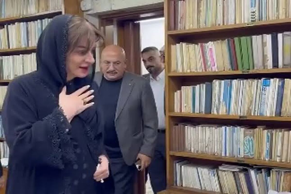 تصویری از حجاب خانم وزیر در دیدار با یک مرجع تقلید