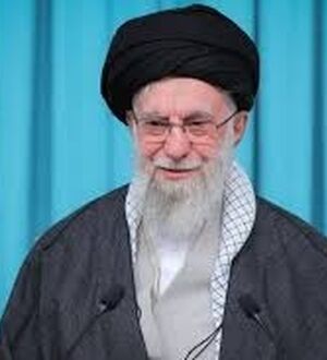 عکسی جالب و دیده نشده از رهبر شهید با لباسی متفاوت