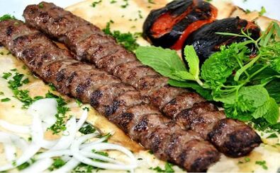 روش تهیه کباب کوبیده سیخی 8 هزار تومان/ ویدئو
