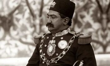 تصویری از «ناصرالدین شاه» در کنار زنان عقدی و صیغه‌ای حرمسرا