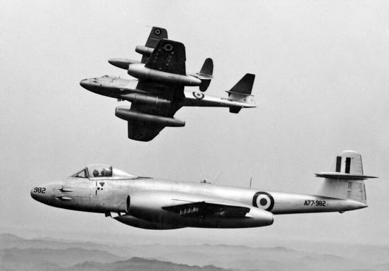 نخستین جنگنده‌ جهان را کدام کشور ساخت؟