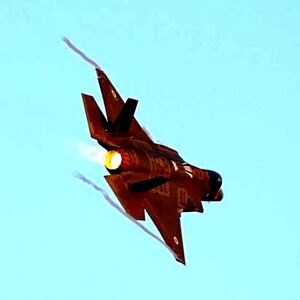 سقوط جنگنده آمریکایی در فیلم یک عروسی/ ویدئو