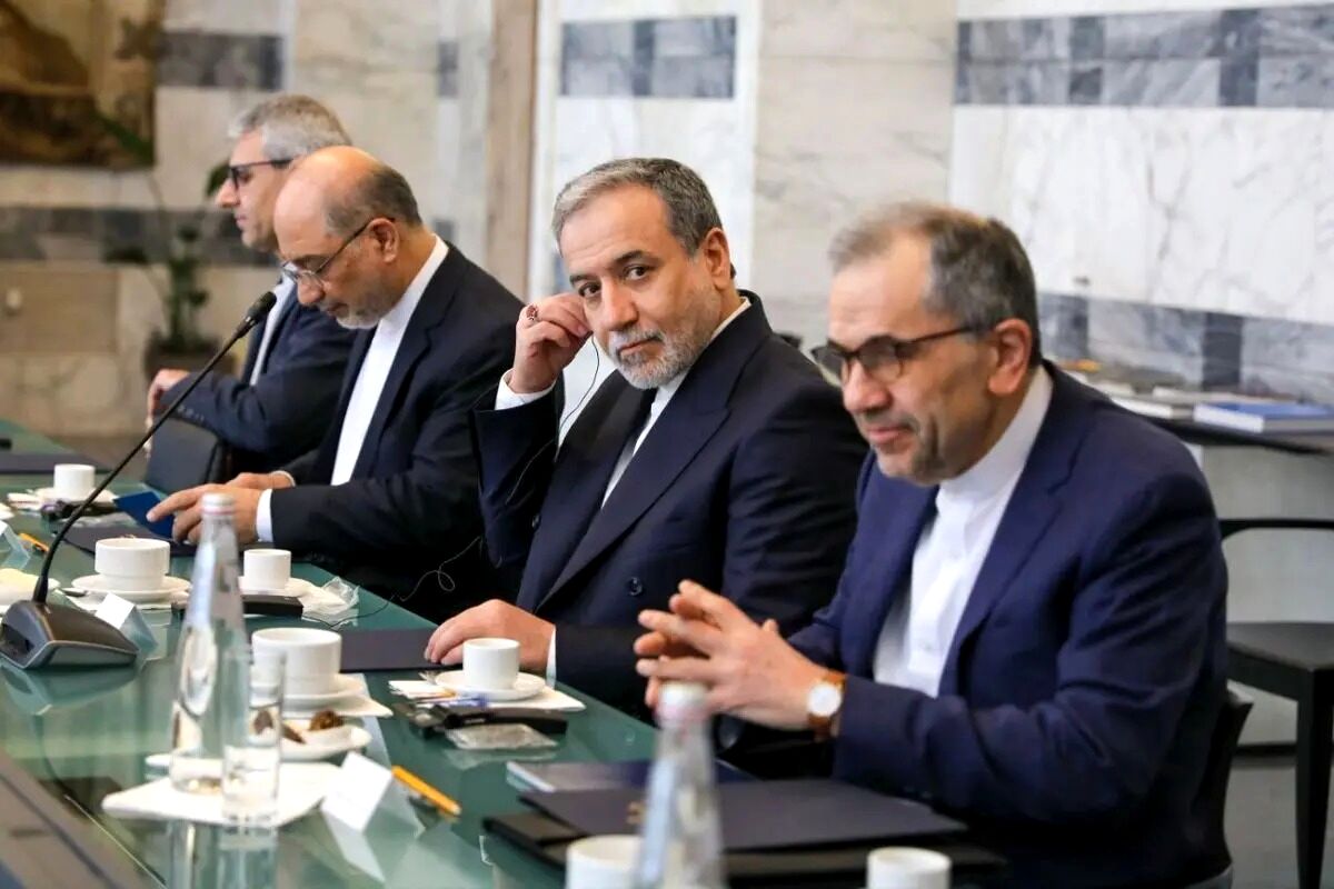 کامبک دیپلماسی در لحظه جنگ/ پیشنهاد مرموز عراقچی به ترامپ جلوی جنگ را می گیرد؟